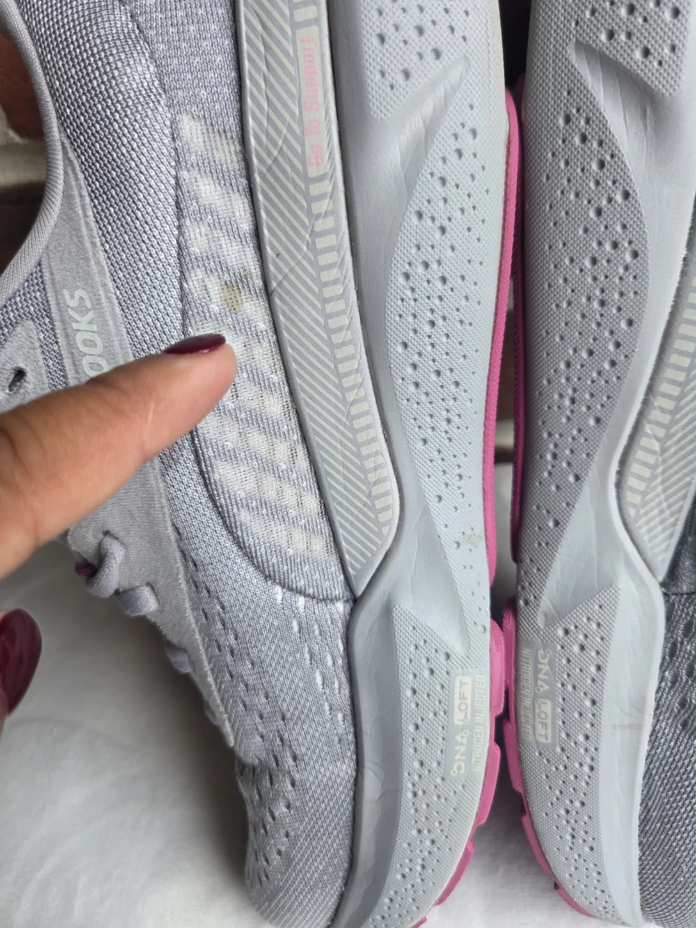 Brooks Adrenaline GTS 24 Gray Pink Running Shoes Women's Size 9 B Stability
